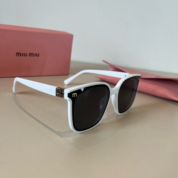 Miu Miu Women's White Sunglasses - Picture 1 of 7